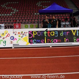 Banner der Schule Hegelsberg zum Sporttag der Vielfalt und gemeinsam in Bewegung