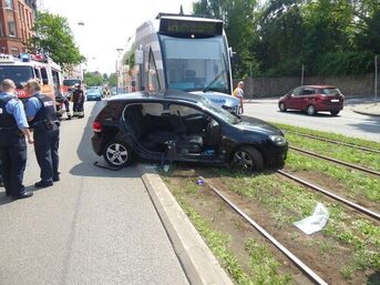 Unfall von Regiotram und Auto
