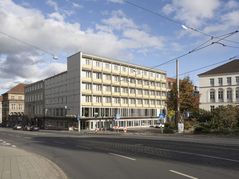 „Hotel Hessenland“ am Brüder-Grimm-Platz in Kassel, Paul Bode (1903-1978)